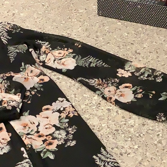 BCBGeneration. Floral dress - Picture 3 of 6